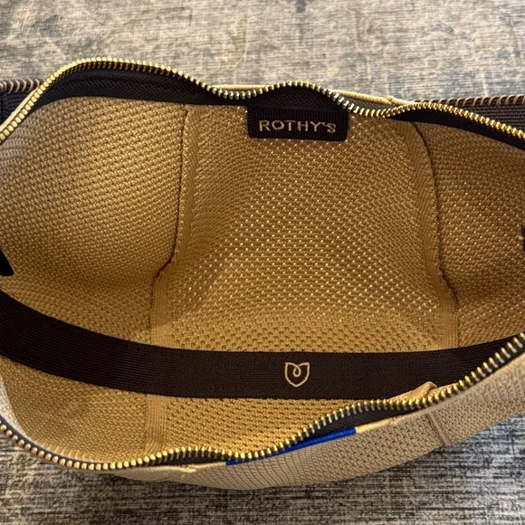 Rothy’s Crescent Bag - Picture 8 of 8